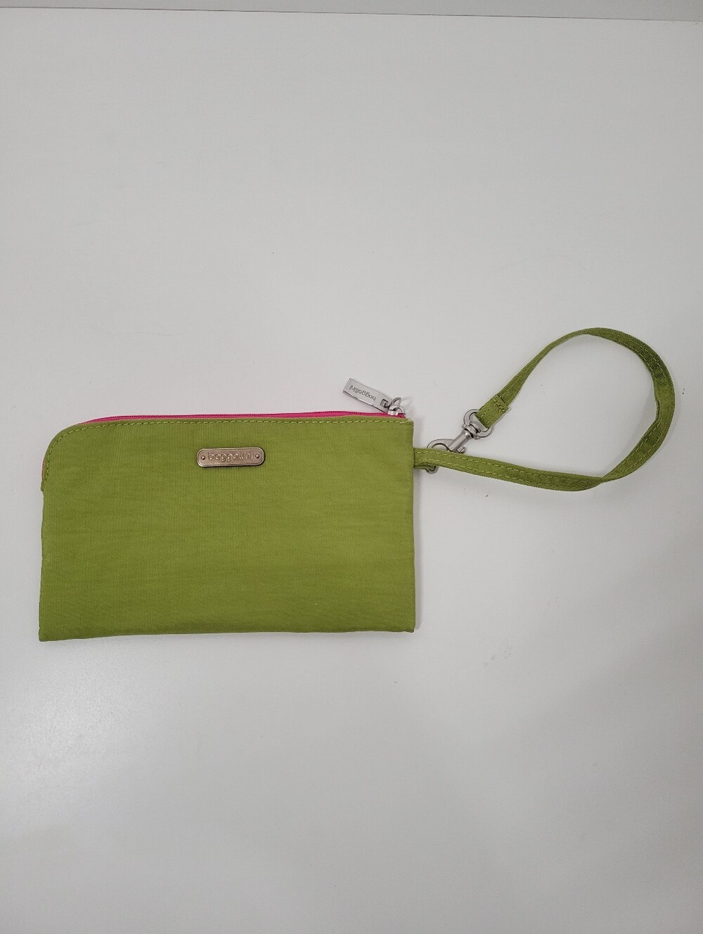 Baggallini Lime Green Nylon RFID Pocket Wristlet Clutch Wallet